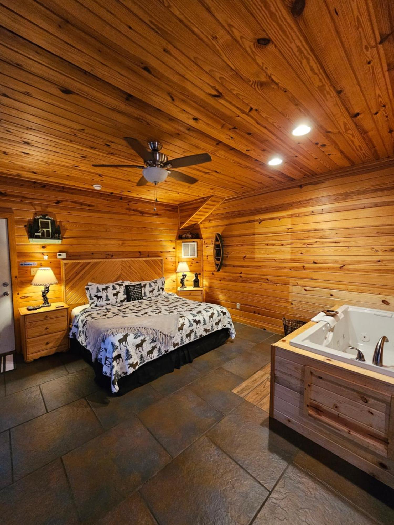5 Min To Beaver Lake-King Bed-Fire Pit-Jetted Tub #1 Eureka Springs Exterior photo