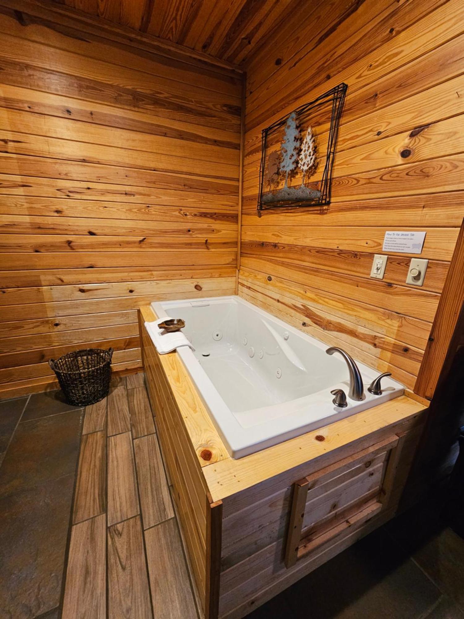 5 Min To Beaver Lake-King Bed-Fire Pit-Jetted Tub #1 Eureka Springs Exterior photo